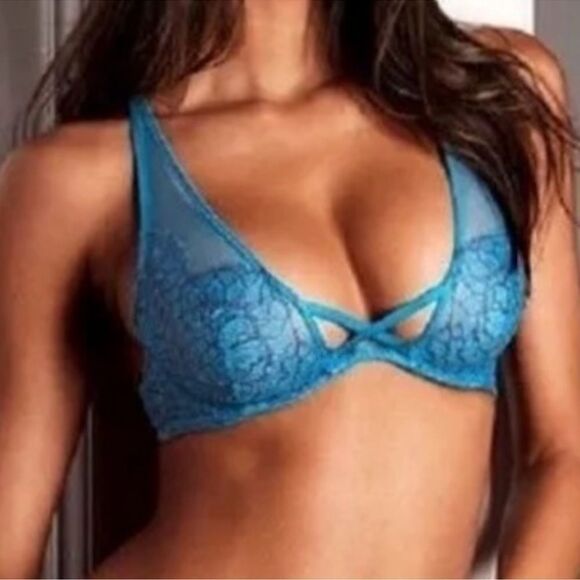 Victoria’s Secret Very Sexy Sheer Mesh unlined Plunge bra - Picture 2 of 8